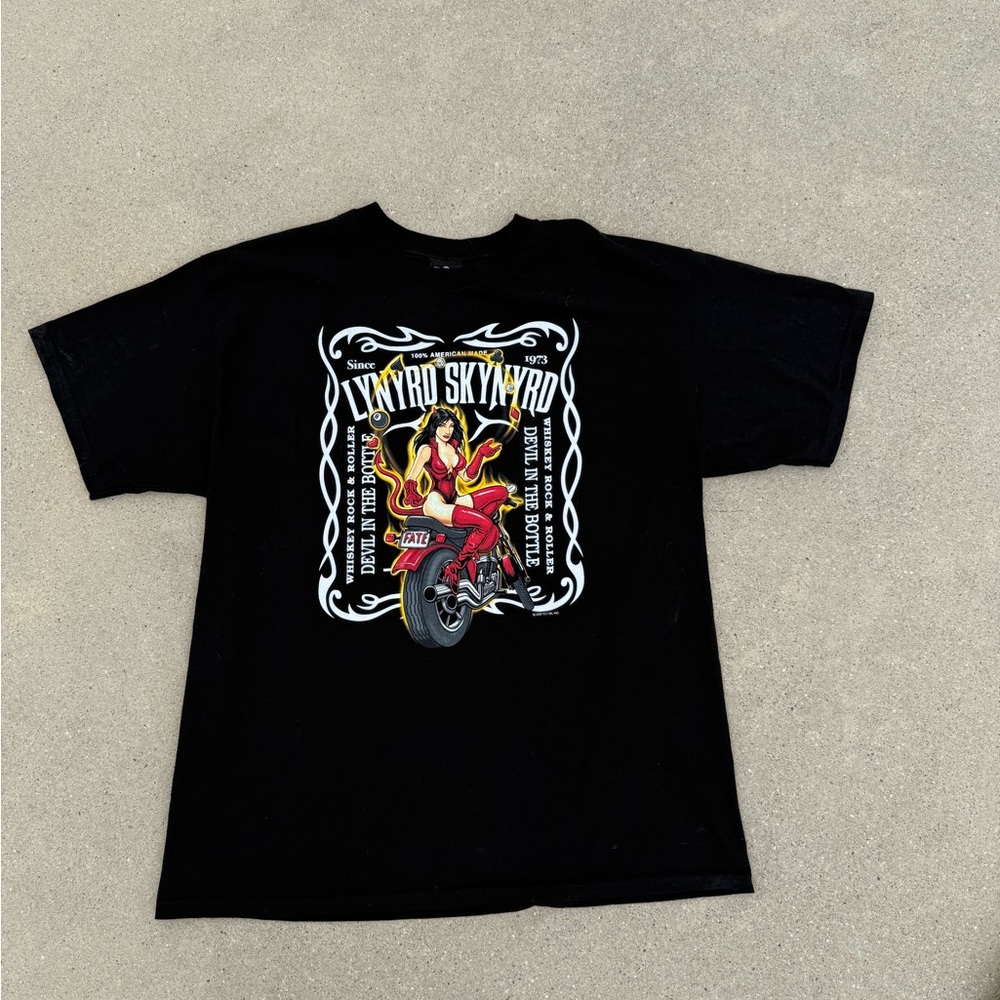Vintage RARE 2000s Lynyrd Skynyrd Devil in the Bottle Tee Shirt